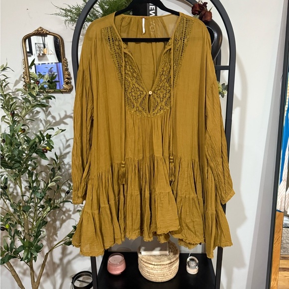 Free People Tops - Free People oversized Gold / brown Tiered Long Sleeve Blouse size small